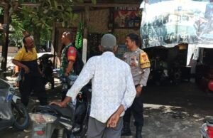 Komsos Di Gampong Paya Seunara, Babinsa Pererat Silaturahmi & Tegaskan Bahaya Karhutla