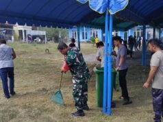 Babinsa Iboih Gotong Royong Bersihkan Lingkungan, Eratkan Silaturahmi & Kerukunan Warga