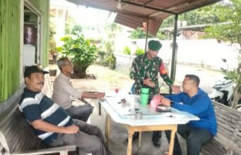 Pererat Sinergi Keamanan, Babinsa Kuta Ateuh Gelar Komsos Bersama Tokoh Masyarakat