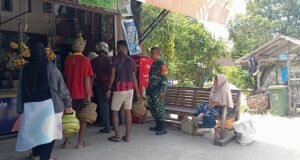 Pantau Penyaluran Gas Elpiji 3 Kg, Babinsa Cot Abeuk Pastikan Tepat Sasaran & Lancar