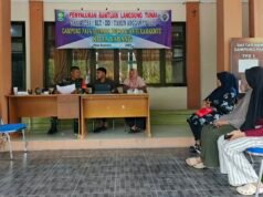 Pantau Penyaluran BLT-DD, Babinsa Paya Seunara Pastikan Bantuan Tepat Guna & Membantu Warga
