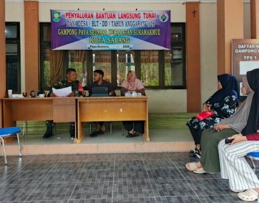 Pantau Penyaluran BLT-DD, Babinsa Paya Seunara Pastikan Bantuan Tepat Guna & Membantu Warga