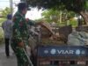 Babinsa dan Warga Gotong Royong Bersihkan Lingkungan Jalan, Pererat Kebersamaan di Ie Meulee
