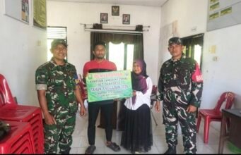 Babinsa Dampingi Penyaluran BLT, Pastikan Berjalan Tertib, Aman dan Lancar