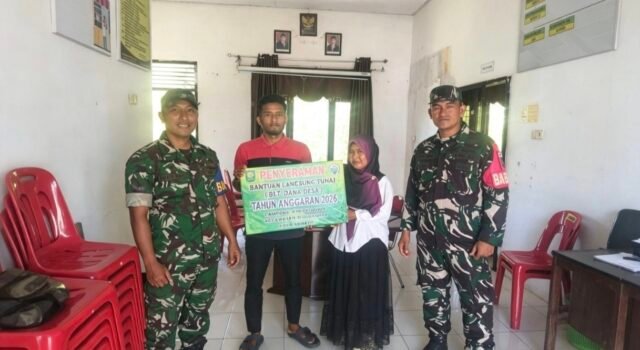 Babinsa Dampingi Penyaluran BLT, Pastikan Berjalan Tertib, Aman dan Lancar