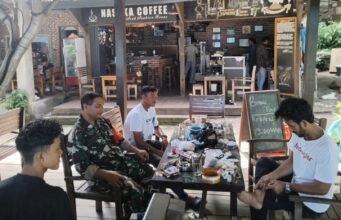 Babinsa Gampong Iboih Pererat Kedekatan Lewat Komunikasi Sosial Rutin