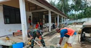 Babinsa Paya Seunara Bantu Warga Bangun Rumah, Pererat Kemanunggalan TNI‑Rakyat