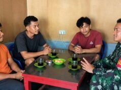 Babinsa Krueng Raya Sosialisasikan Penerimaan TNI, Ajak Pemuda Siapkan Diri dengan Disiplin