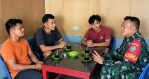 Babinsa Krueng Raya Sosialisasikan Penerimaan TNI, Ajak Pemuda Siapkan Diri dengan Disiplin