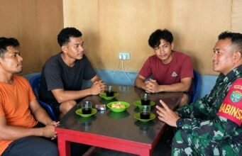 Babinsa Krueng Raya Sosialisasikan Penerimaan TNI, Ajak Pemuda Siapkan Diri dengan Disiplin