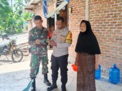 Babinsa & Bhabinkamtibmas Gampong Jaboi Lakukan Pendataan Perlinsos dari Rumah ke Rumah