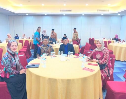 Gubernur Aceh H. Muzakir Manaf Yang Diwakili Staf Khusus Dr.Husnan Membuka Program GENTING Di Azana Oasis Hotel