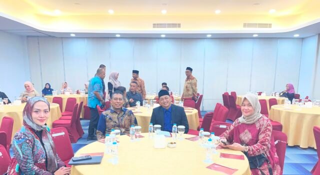 Gubernur Aceh H. Muzakir Manaf Yang Diwakili Staf Khusus Dr.Husnan Membuka Program GENTING Di Azana Oasis Hotel