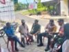 Komsos di Jurong Lhok Drien, Babinsa dan Warga Saling Bertukar Informasi