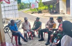 Komsos di Jurong Lhok Drien, Babinsa dan Warga Saling Bertukar Informasi