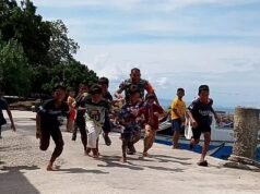 Jalin Kebersamaan, Babinsa Keuneukai Isi Waktu Libur Bersama Anak-Anak