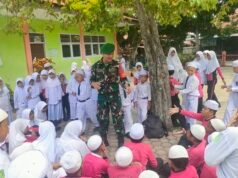 Tanamkan Kedisiplinan, Babinsa Kuta Ateuh Beri Wawasan Kebangsaan ke Siswa Sekolah