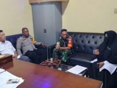 Pastikan Warga Terlayani Baik, Babinsa Bersama Bhabinkamtibmas dan Aparat Gampong Aneuk Laot Pelajari Sistem Perlinsos