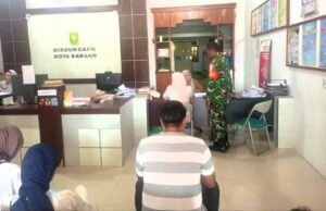 Pastikan Administrasi Tertib, Babinsa 08 Paya Dampingi Warga Lengkapi Dokumen