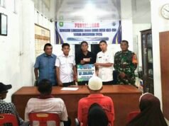 Transparan & Lancar, Babinsa Dampingi Penyaluran BLT Gampong Kuta Timu