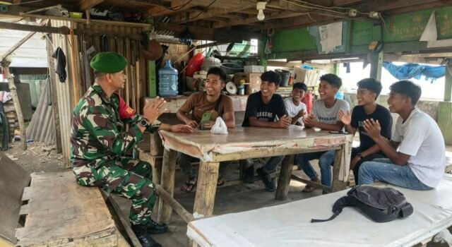 Jalan Mengabdi Terbuka Lebar Babinsa Kuta Ateuh Sosialisasi Penerimaan TNI AD Langsung ke Warga