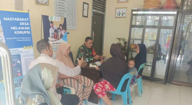 Data Akurat, Bantuan Adil: Babinsa Kuta Barat Pastikan Data Warga Kurang Mampu Tidak Ada yang Tertinggal