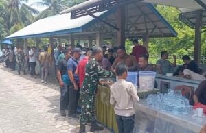 Hadiri Peringatan Maulid Nabi, Babinsa Cot Abeuk Pererat Ukhuwah Bersama Warga