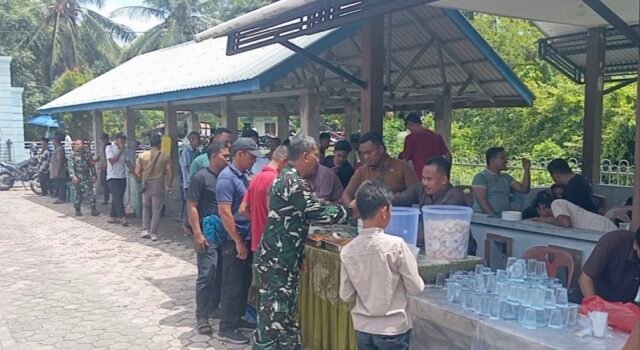 Hadiri Peringatan Maulid Nabi, Babinsa Cot Abeuk Pererat Ukhuwah Bersama Warga
