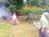 Jaga Kebersihan TPU, Babinsa Paya Ajak Warga Lestarikan Semangat Gotong Royong