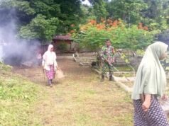 Jaga Kebersihan TPU, Babinsa Paya Ajak Warga Lestarikan Semangat Gotong Royong