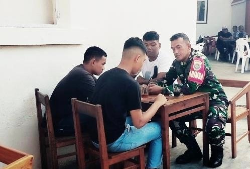 Babinsa Krueng Raya Dorong Pemuda Sabang Persiapkan Diri Raih Cita-Cita Menjadi Prajurit TNI AD