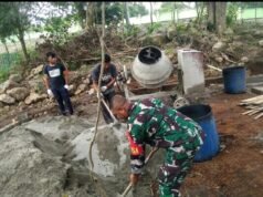 Ringankan Beban Warga, Babinsa Iboih Turun Langsung Bantu Pembangunan Jalan Setapak