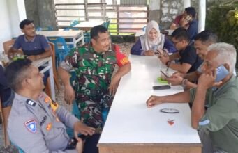 Babinsa dan Babinkamtibmas Ie Meulee Komsos Bersama Warga, Jaga Silaturahmi dan Pantau Situasi Wilayah