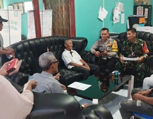 Babinsa Kuta Ateuh Laksanakan Komsos dan Sosialisasi Penerimaan Calon TNI AD