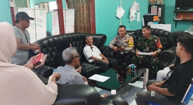 Babinsa Kuta Ateuh Laksanakan Komsos dan Sosialisasi Penerimaan Calon TNI AD