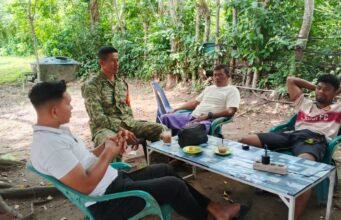 Jaga Kedekatan dengan Warga, Babinsa Jaboi Perkuat Komunikasi Sosial di Wilayah Binaan