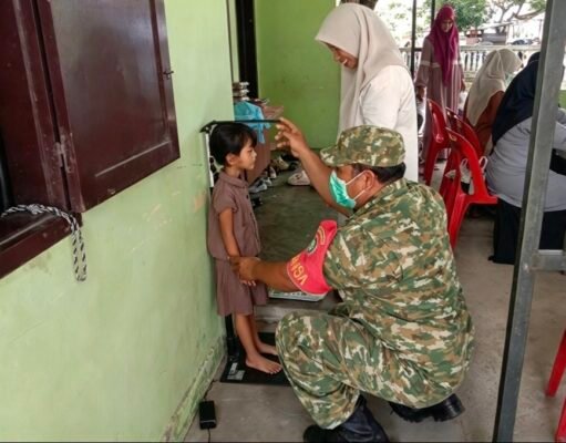 Babinsa Balohan Pantau Langsung Kegiatan Posyandu Cempala, Dukung Pelayanan Kesehatan Masyarakat