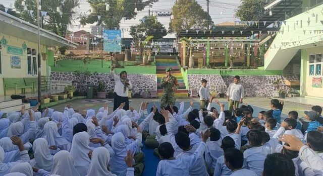 Tanamkan Semangat Berprestasi Sejak Dini, Babinsa Kuta Ateuh Berikan Wawasan Kebangsaan kepada Siswa SDN 6 Sabang