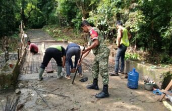 Dari Hari ke Hari, Kerja Sama Babinsa‑Warga Wujudkan Jembatan Penghubung Kebun di Gampong Jaboi Jaboi