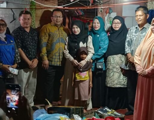 Wali Kota dan Ketua TP-PKK Sabang Turun Langsung, Salurkan Bantuan bagi Warga Membutuhkan